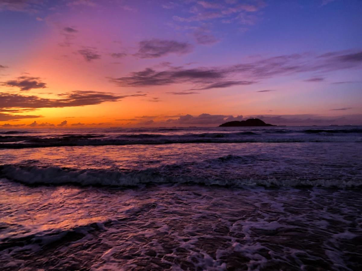 Frente Pro Mar - B - Do Tombo - Beachfront